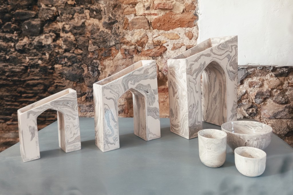 Vases-sculptures &laquo;&nbsp;Alliance&nbsp;&raquo;
